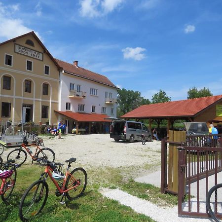 Mill House Apartment And Camping Ljutomer Ngoại thất bức ảnh